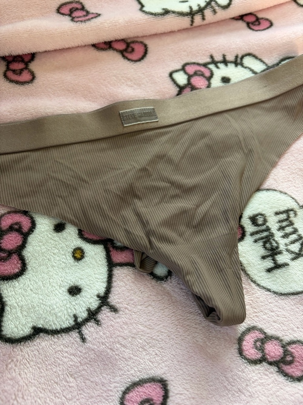 Steve Madden Ribbed Thong in Taupe